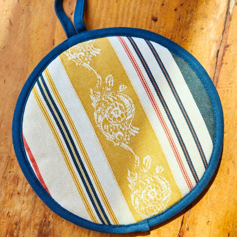 Mimi Thorisson x Anthropologie pot holder